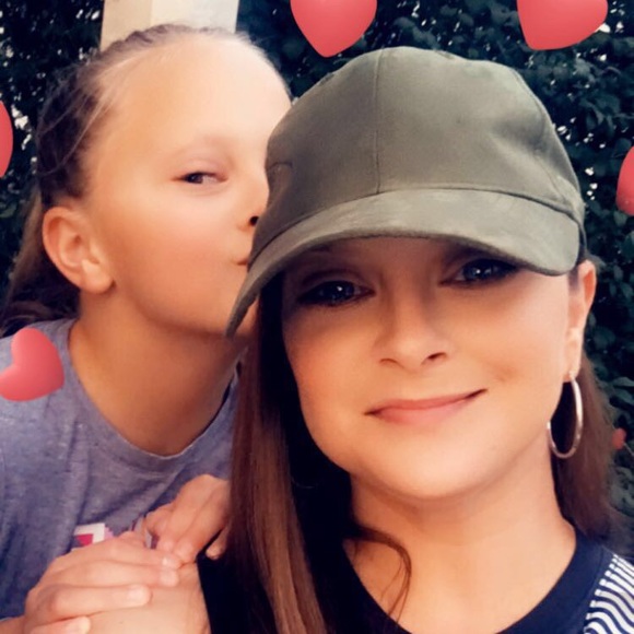 Meet your Posher, Allison - Picture 3 of 8